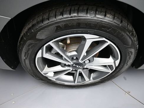 Used 2022 Kia Forte LXS w/ LXS Technology Package FWD image 12
