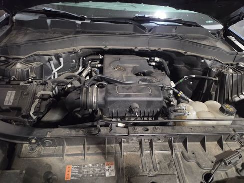 Used 2020 Ford Explorer XLT w/ Equipment Group 202A AWD/4WD image 9