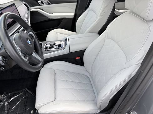 Used 2026 BMW X5 xDrive40i w/ M Sport Package AWD/4WD image 21