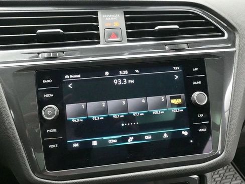 Used 2023 Volkswagen Tiguan SE R-Line image 25