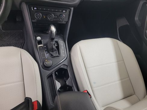 Used 2021 Volkswagen Tiguan SE AWD/4WD image 26