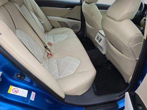 Used 2019 Toyota Camry XLE w/ Navigation Package FWD image 26