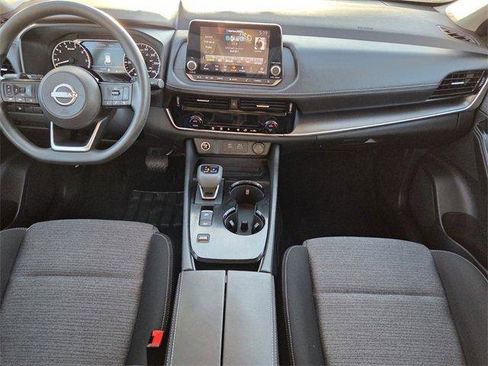 Used 2022 Nissan Rogue SV image 12