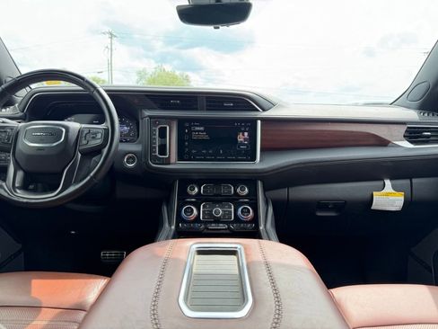 Used 2023 GMC Yukon XL Denali Ultimate image 17