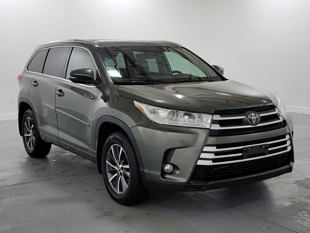 Used 2018 Toyota Highlander XLE AWD/4WD image 2