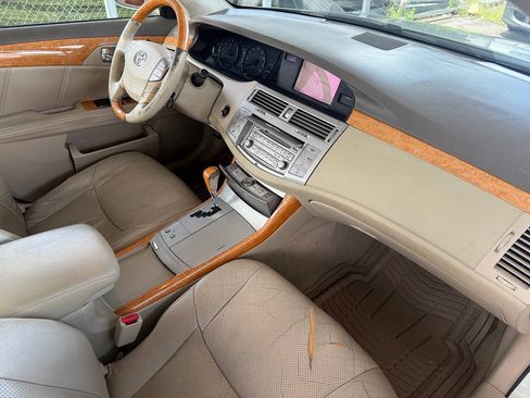 Used 2005 Toyota Avalon Limited FWD image 38
