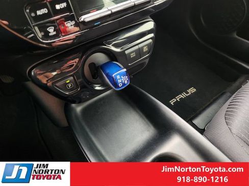Used 2018 Toyota Prius Two w/ Prius Two Safety Plus Package FWD image 21
