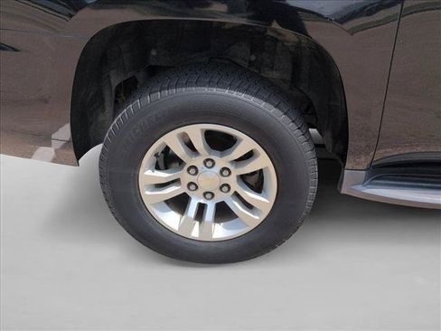 Used 2016 Chevrolet Suburban LS RWD image 21