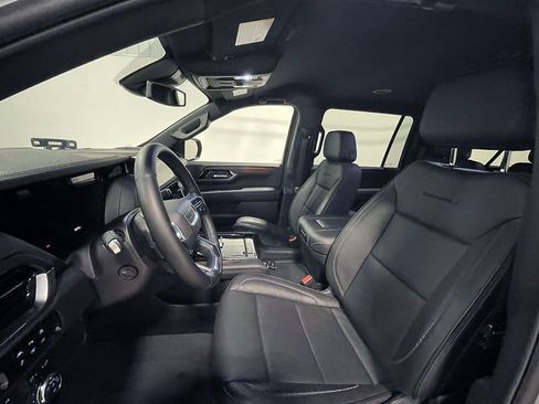 Used 2025 GMC Yukon XL Denali image 3