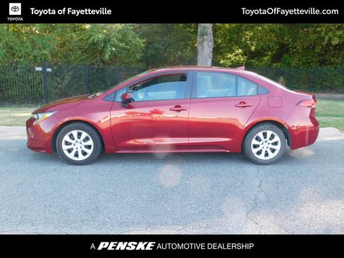 Used 2025 Toyota Corolla LE FWD image 8