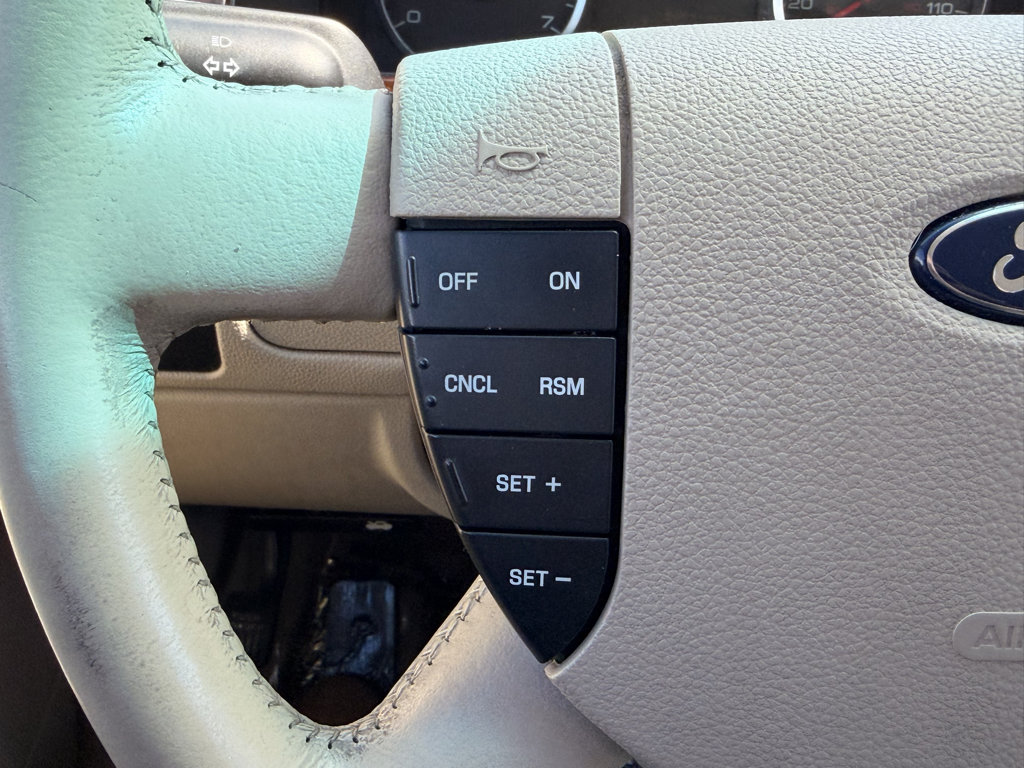 Used 2005 Ford Five Hundred SEL AWD/4WD image 18