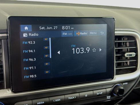 Used 2025 Hyundai Venue SEL FWD image 21