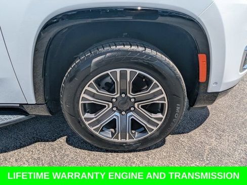 Used 2024 Jeep Wagoneer L Series II w/ Flexible Seating Group RWD image 12