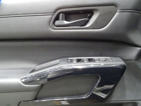 Used 2024 Nissan Pathfinder SV AWD/4WD image 17