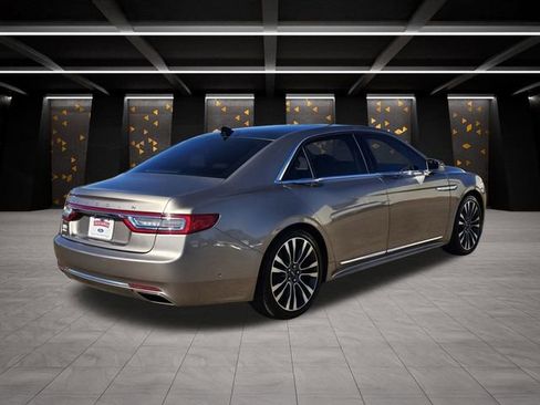 Used 2019 Lincoln Continental Reserve image 4