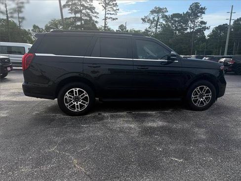 Used 2025 Ford Expedition Active RWD image 6