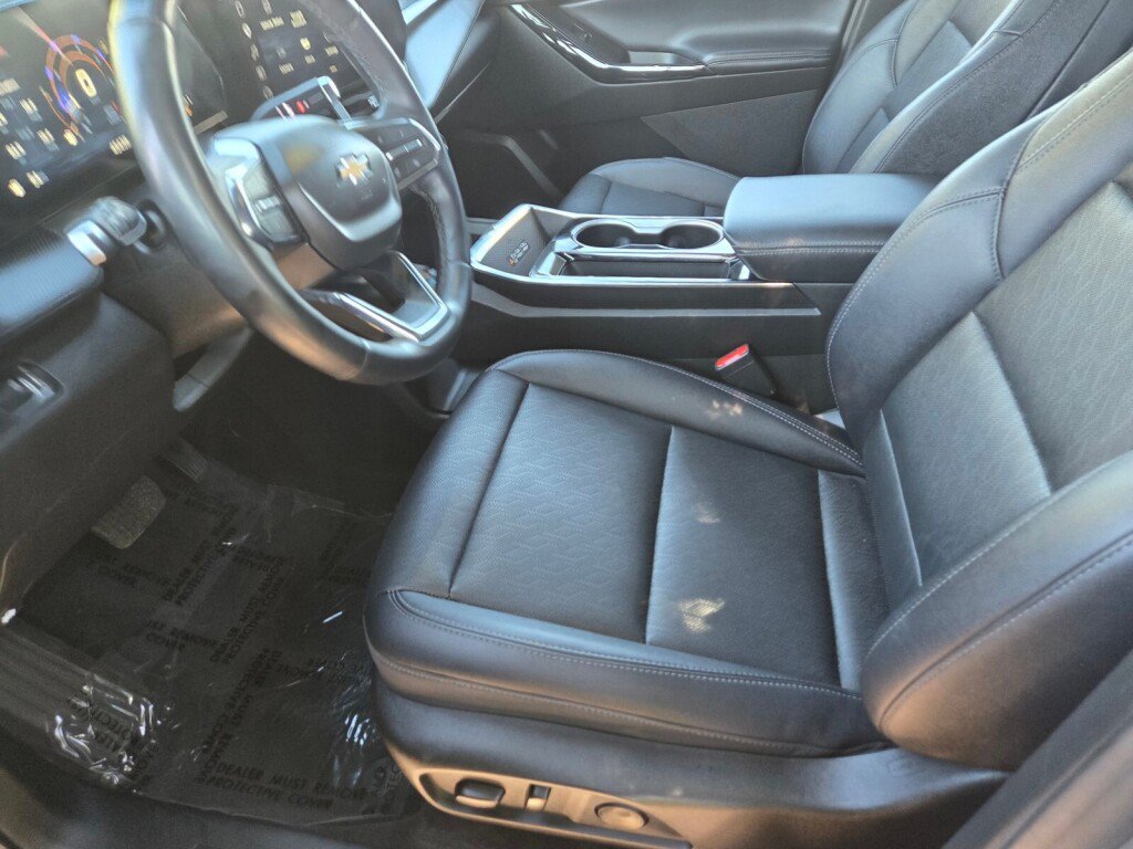 Used 2025 Chevrolet Equinox LT w/ Convenience Package II FWD image 14