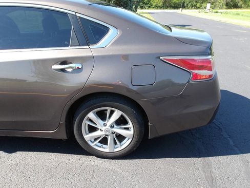 Used 2014 Nissan Altima 2.5 SL w/ Moonroof Package FWD image 35