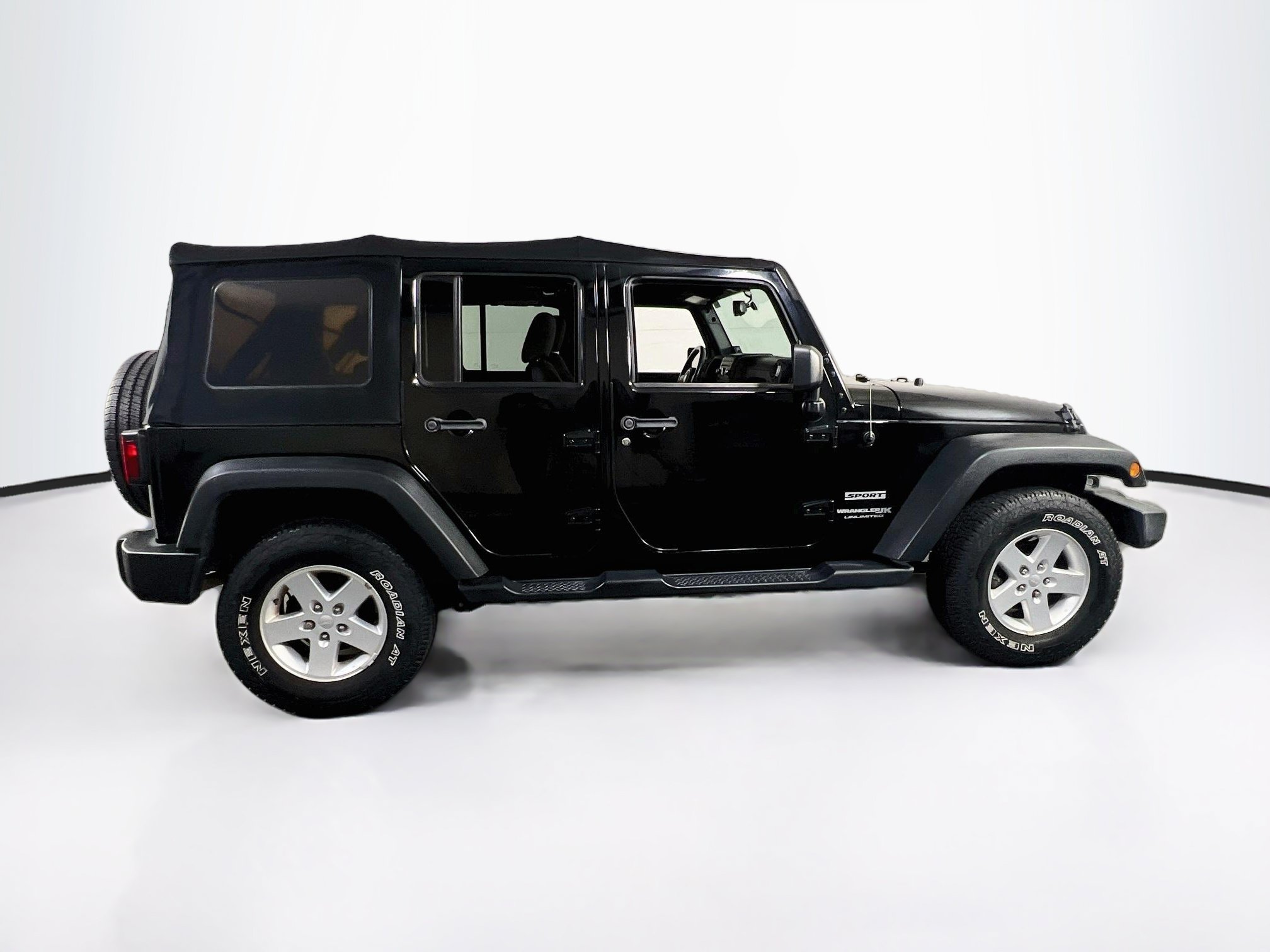 Used 2018 Jeep Wrangler Unlimited Sport S AWD/4WD image 4