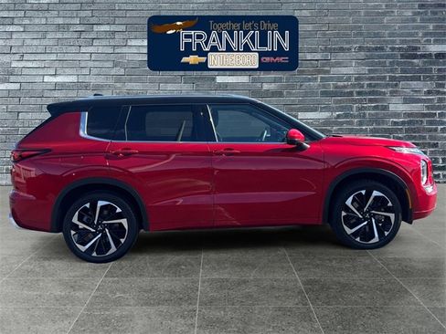 Used 2023 Mitsubishi Outlander SEL image 6