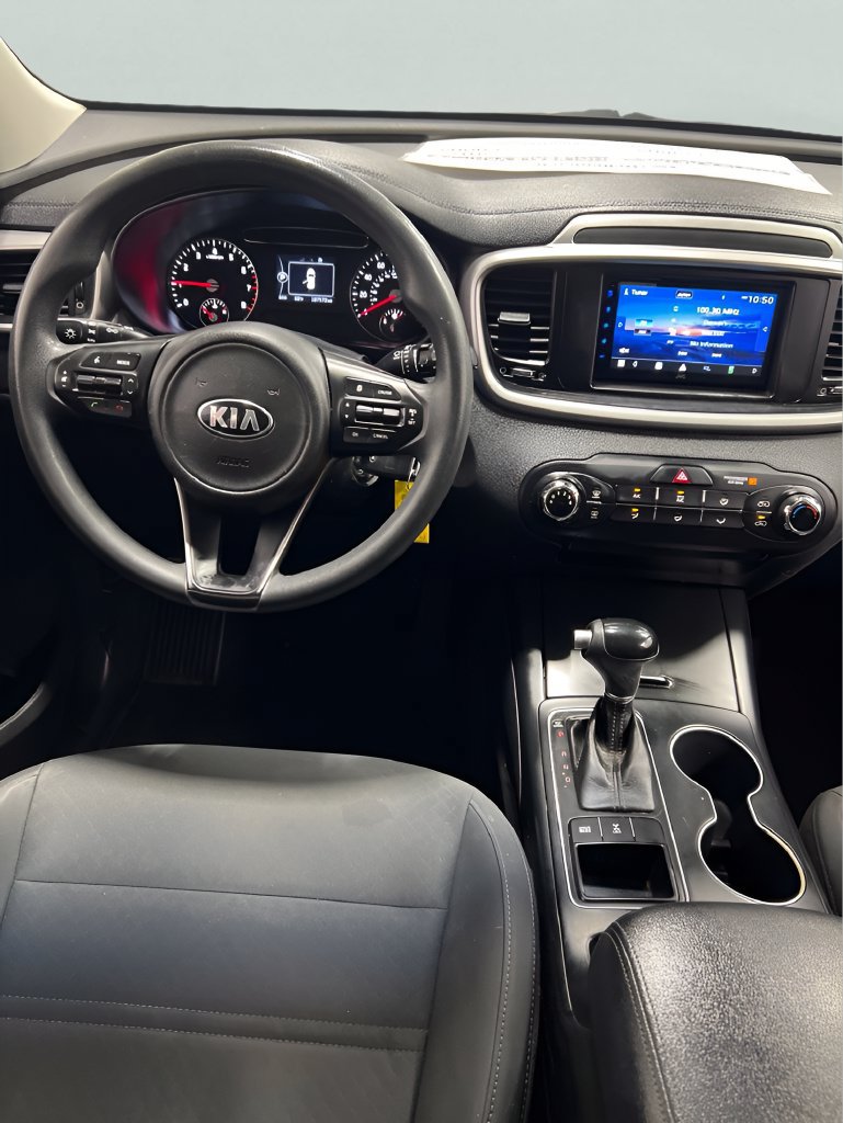 Used 2017 Kia Sorento AWD image 10