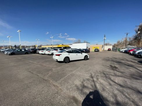 Used 2025 Nissan Altima 2.5 SV image 12