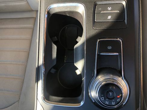 Used 2020 Ford Fusion SE image 33