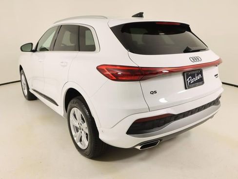Used 2025 Audi Q5 Premium w/ Convenience Package image 3