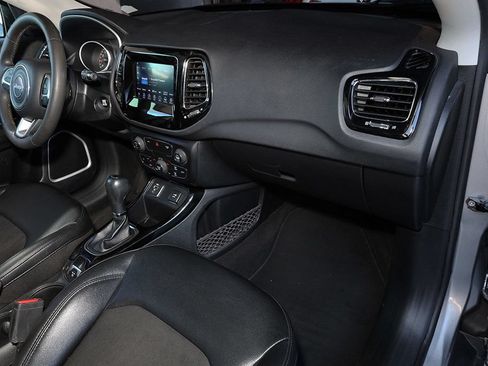 Used 2021 Jeep Compass Latitude FWD image 21