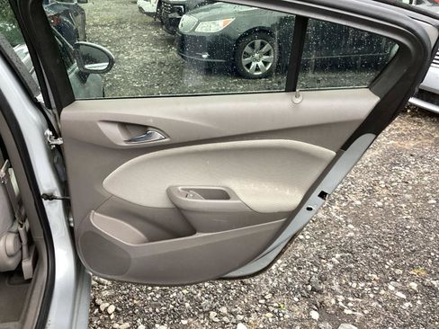 Used 2018 Chevrolet Cruze LT FWD image 6