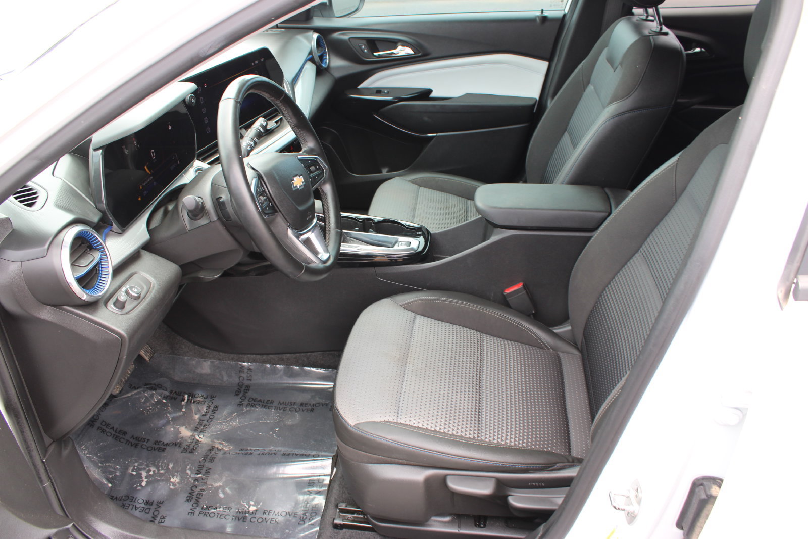 Used 2024 Chevrolet Trax LT w/ Driver Confidence Package FWD image 11
