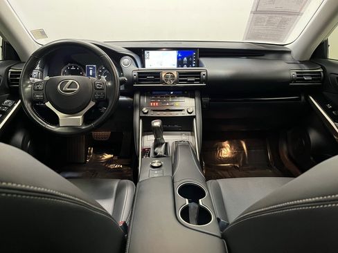 Used 2018 Lexus IS 300 image 17