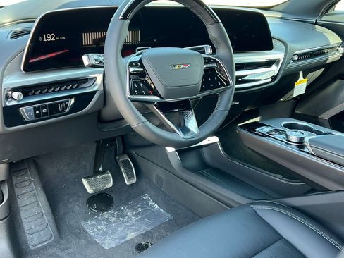 New 2026 Cadillac Lyriq V AWD/4WD image 18