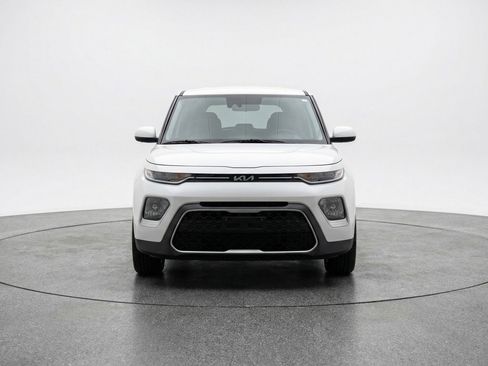 Used 2025 Kia Soul LX w/ LX Technology Package image 2