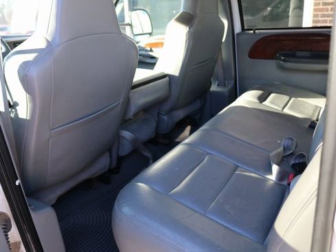 Used 2002 Ford F250 Lariat image 23