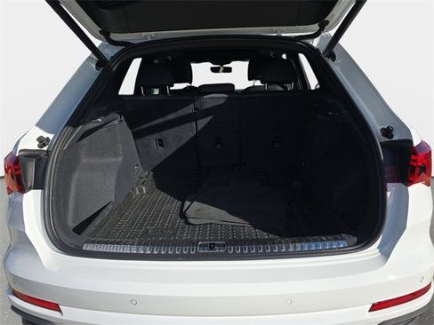 Certified 2024 Audi Q3 2.0T Premium Plus image 13