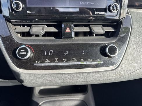 Used 2022 Toyota Corolla LE image 20