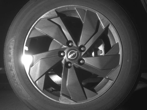 Used 2025 Nissan Rogue SV FWD image 13