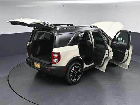 Certified 2025 Ford Bronco Sport Outer Banks w/ Outer Banks Tech Package+ AWD/4WD image 59