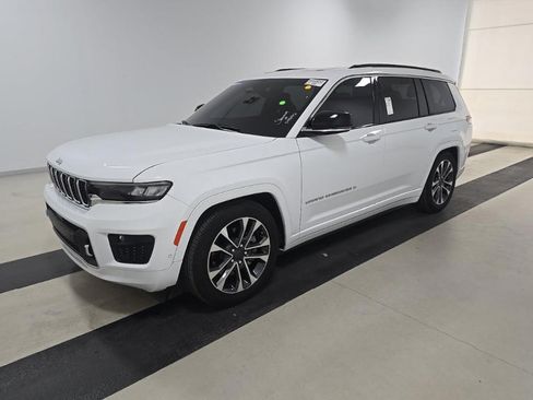 Used 2025 Jeep Grand Cherokee L Overland w/ Luxury Tech Group IV AWD/4WD image 21