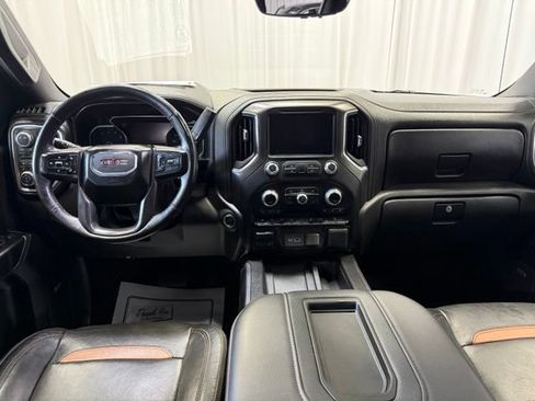 Used 2020 GMC Sierra 1500 AT4 w/ Technology Package AWD/4WD image 4