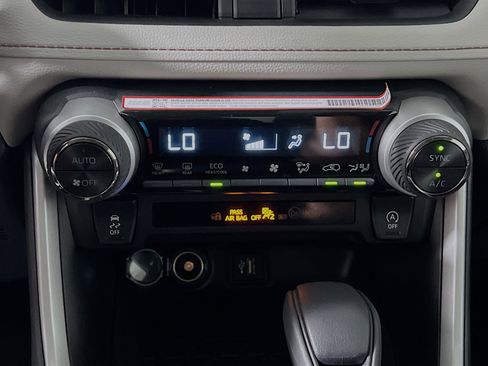 Used 2025 Toyota RAV4 XLE w/ Convenience Package FWD image 26