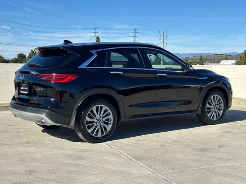New 2025 INFINITI QX50 Luxe image 3