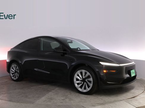 Used 2026 Tesla Model Y 2WD image 14