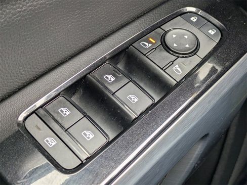 Used 2022 Nissan Pathfinder SL w/ SL Premium Package image 27