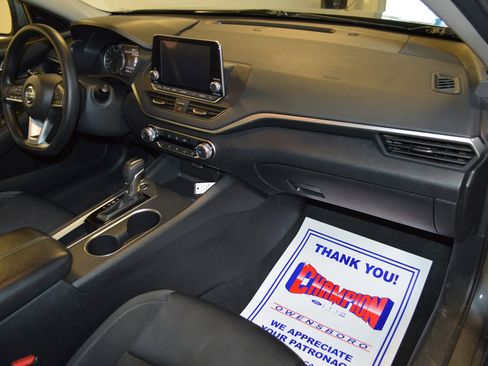 Used 2022 Nissan Altima 2.5 SV image 10