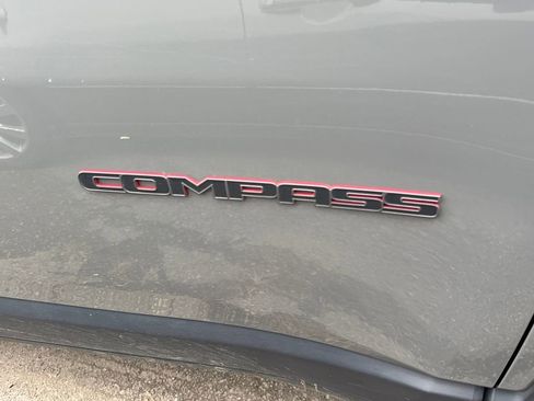 Used 2021 Jeep Compass Trailhawk image 3