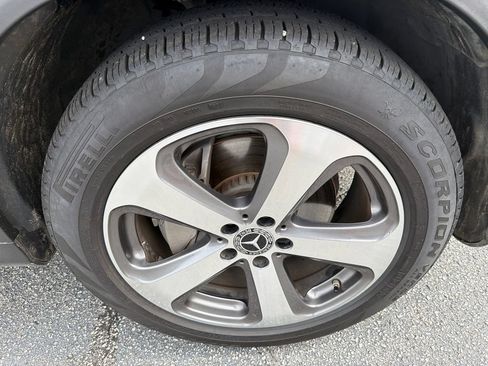 Used 2019 Mercedes-Benz GLC 300 image 12