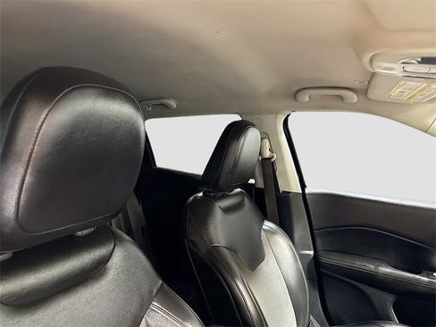 Used 2018 Jeep Compass Latitude w/ Popular Equipment Group image 27