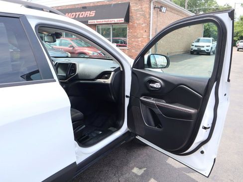 Used 2016 Jeep Cherokee 75th Anniversary AWD/4WD image 10